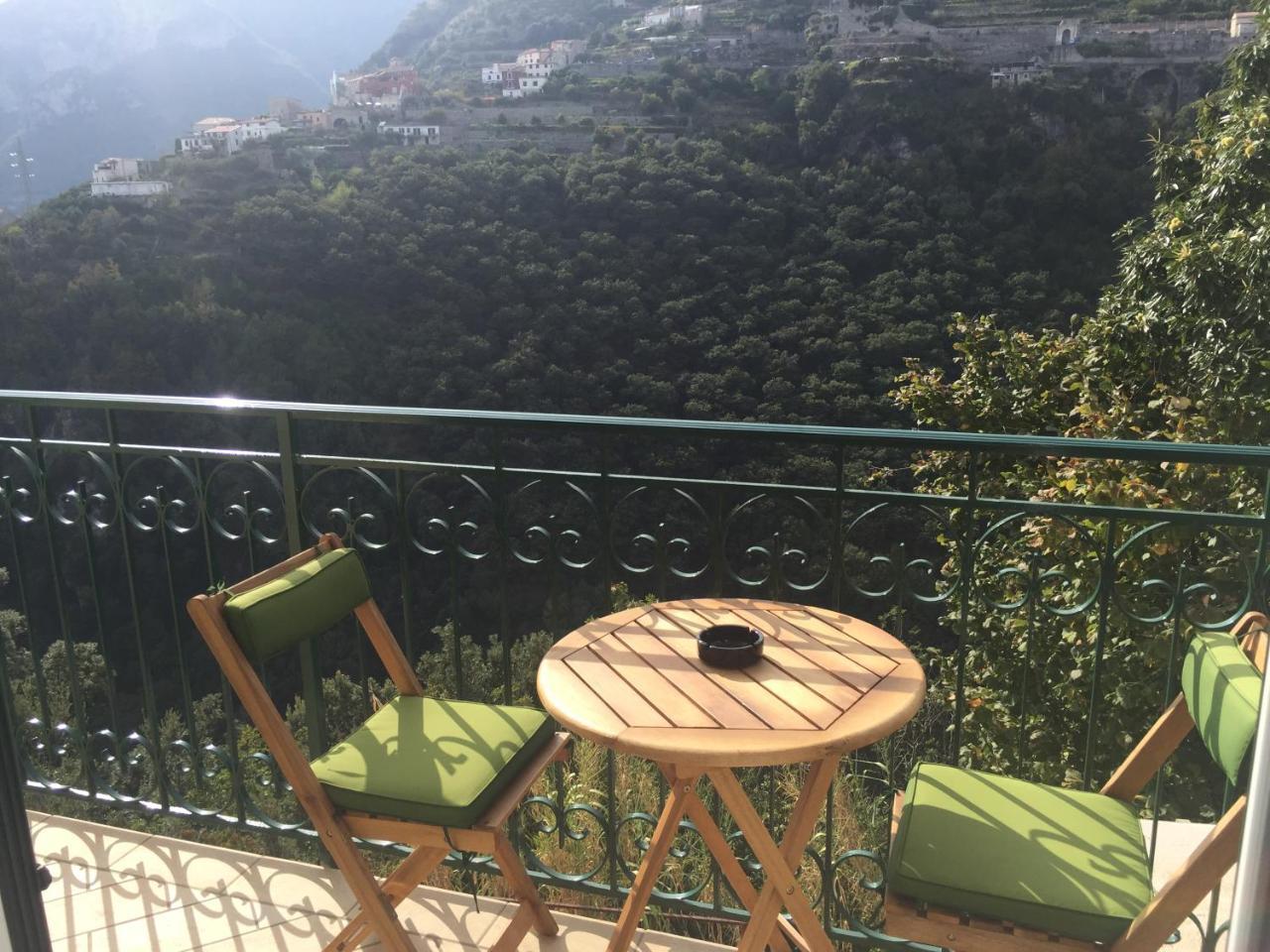 Chambre Double ou Lits Jumeaux - Vue Latérale sur Mer